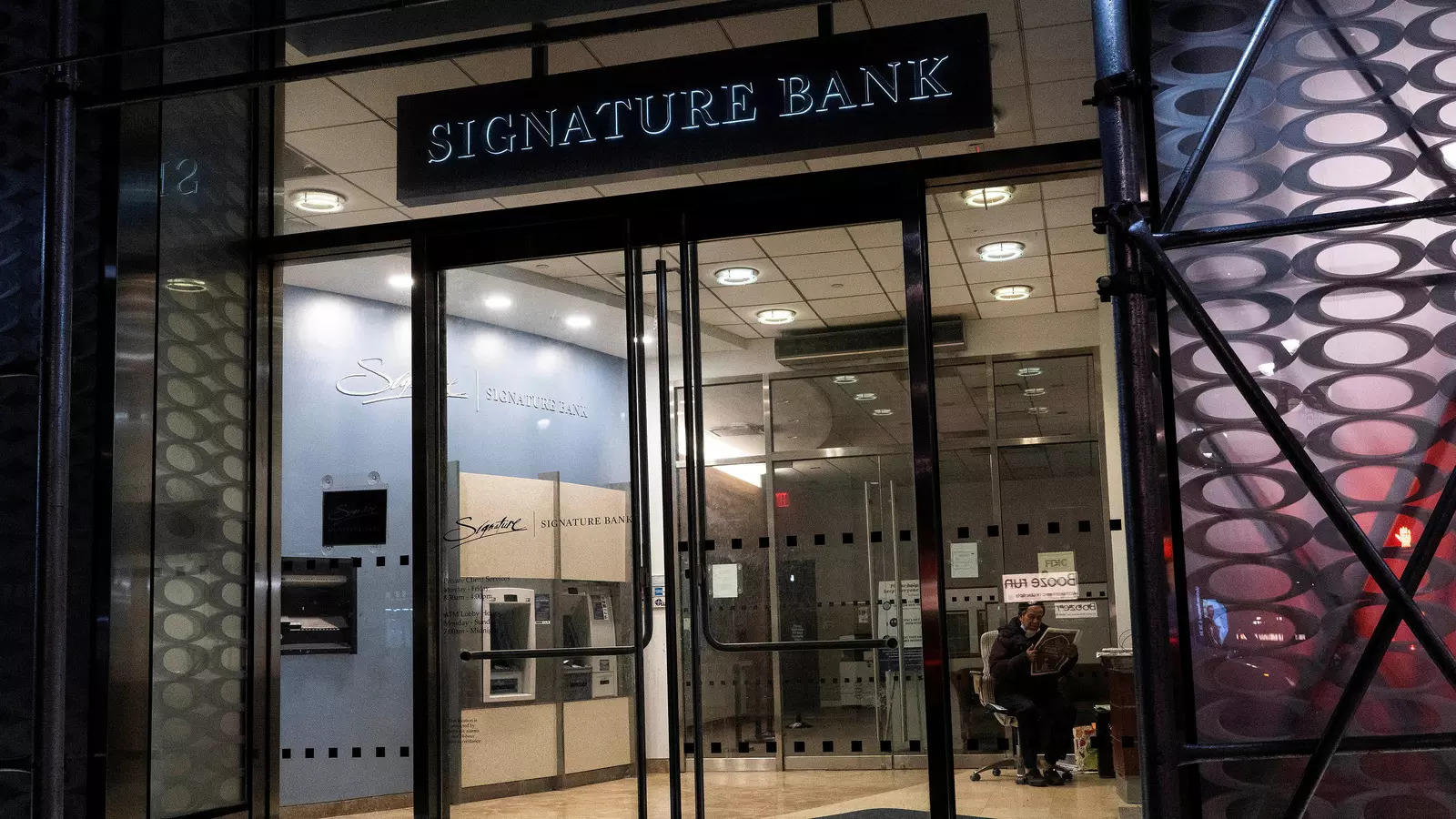 Signature Bank también ha sido cerrado por los reguladores