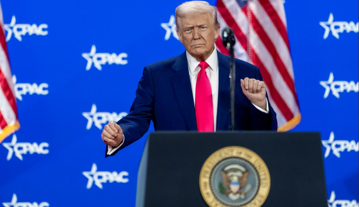Unas 200 personas cenarán con Trump tras gastar un mínimo de 54.000 dólares en su ‘memecoin’